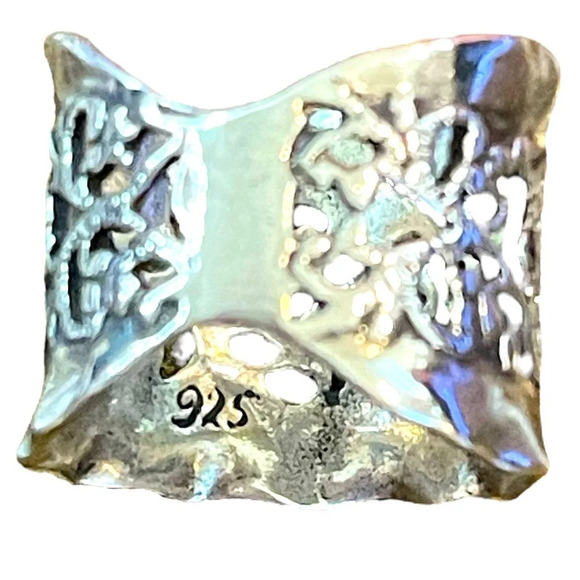 Vintage Sterling Silver Hammered Open Work Floral Filigree Ring - Picture 6 of 7